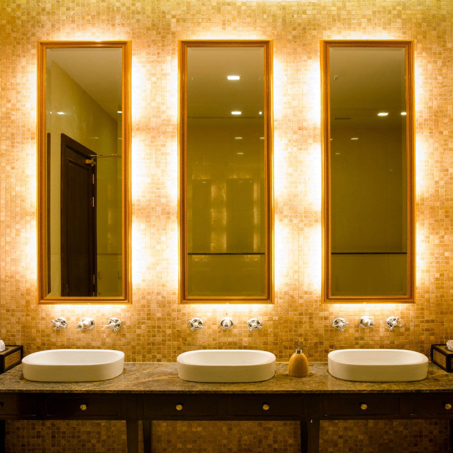 S15 284MM TUBULAR STRIPLIGHT 650LM 5.9W 2700K NON-DIMMABLE 140 BEAM INTEGRAL - ILS15NC003