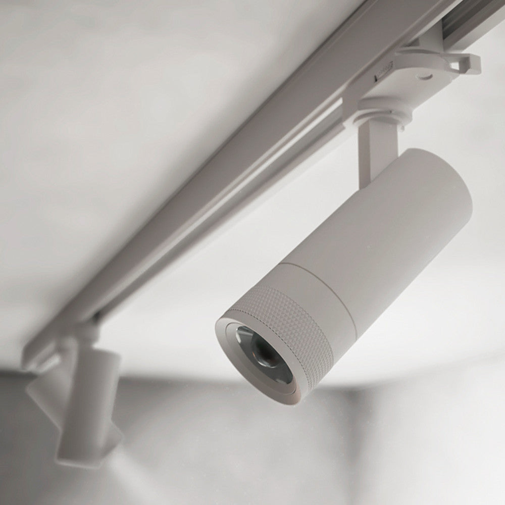 FOCUSPRO 8W WHITE LED SPOT LIGHT NON-DIMMABLE ZOOMABLE BEAM ANGLE 18-50 DEG TRACK MOUNTED 3 CIRCUIT 3000K 131MM CRI90 500LM 93LM/W 220-240V - ILTSL009