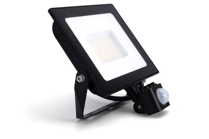 COMPACT SLIM FLOODLIGHT PIR 50W 5000LM 3000K 120 BEAM 100LM/W IP65 IK08 INTEGRAL LED BLACK - ILFLE035