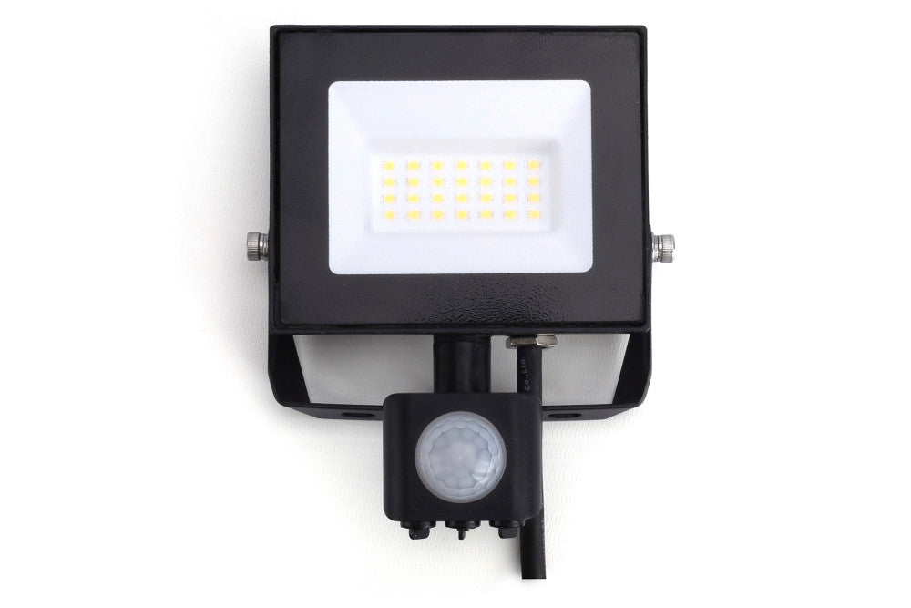 COMPACT SLIM FLOODLIGHT PIR 20W 2000LM 3000K 120 BEAM 100LM/W IP65 IK08 INTEGRAL LED BLACK - ILFLE031