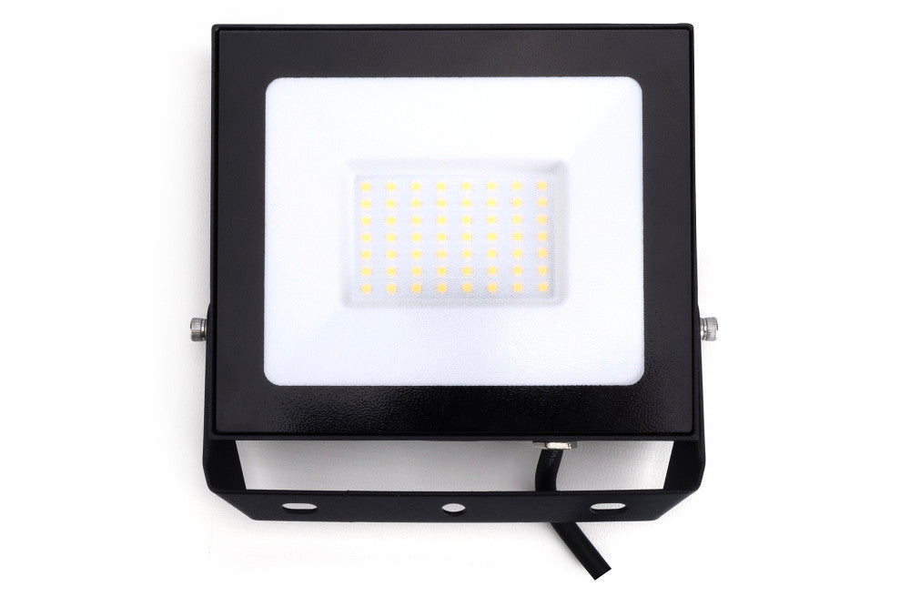 COMPACT SLIM FLOODLIGHT 50W 5000LM 3000K 120 BEAM 100LM/W IP65 IK08 INTEGRAL LED BLACK - ILFLE007