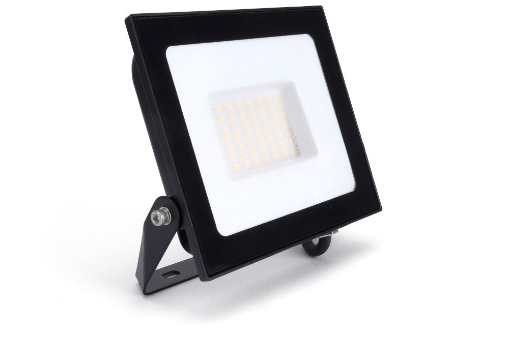 COMPACT SLIM FLOODLIGHT 50W 5000LM 3000K 120 BEAM 100LM/W IP65 IK08 INTEGRAL LED BLACK - ILFLE007
