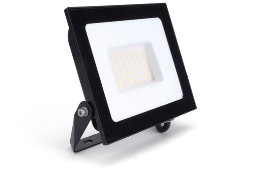 COMPACT SLIM FLOODLIGHT 50W 5000LM 3000K 120 BEAM 100LM/W IP65 IK08 INTEGRAL LED BLACK - ILFLE007
