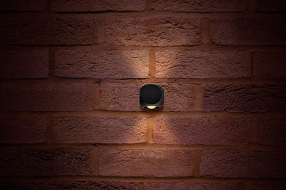 OUTDOOR DECORATIVE WALL LIGHT CROSSCUBE IP54 230LM 6W 3000K 2 WAY LIGHT DARK GREY INTEGRAL - ILDEB034