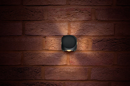OUTDOOR DECORATIVE WALL LIGHT CROSSCUBE IP54 360LM 8W 3000K 4 WAY LIGHT DARK GREY INTEGRAL - ILDEB035