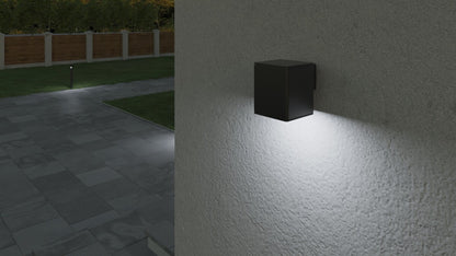 Garden light fitting with replaceable light source GORI