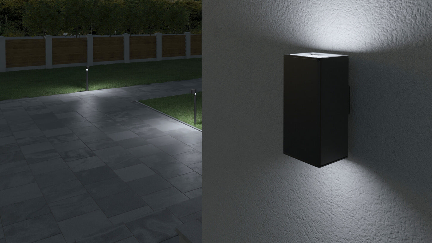 Garden light fitting with replaceable light source GORI