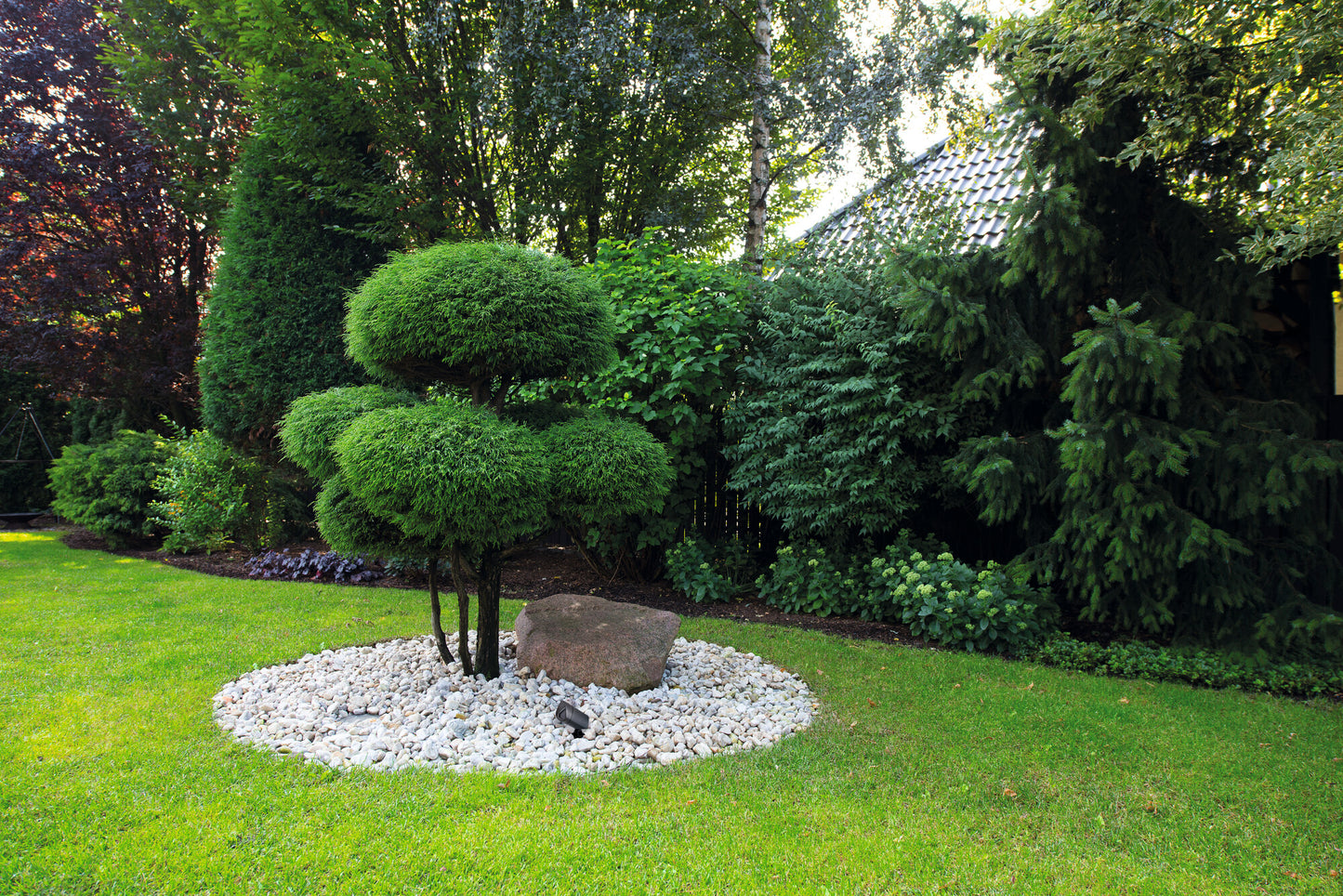 Garden light fitting with replaceable light source VORA