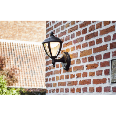 Lantern, LED Wall 3000K 330lm c/w PIR IP44, Clear Glass Diffuser